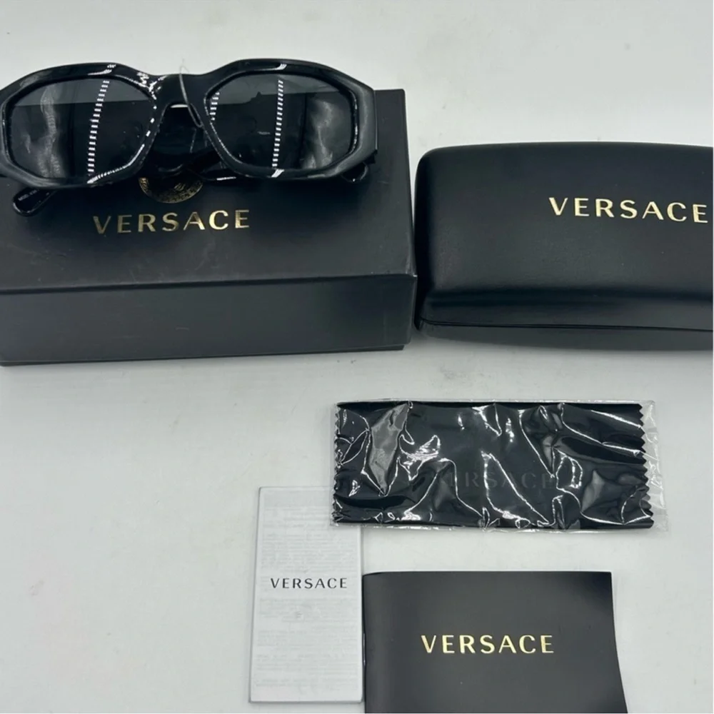 Unisex Versace Medusa head sunglasses 43815380/8 753-018-1403N made in Italy